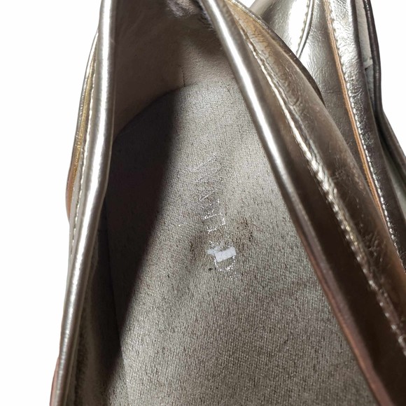 Wanted Women's size 10 Gold Metallic 1" Heel Loafers - Picture 8 of 9